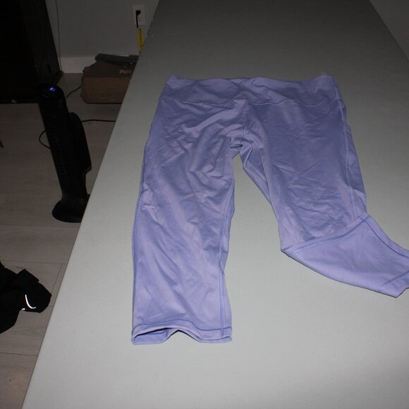 Purple Athleta Ulitamte  Stash Pocket Capris Size XL - Picture 1 of 5